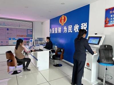 延時(shí)服務(wù)“不打烊”，便民辦稅暖民心——雙鴨山市四方臺(tái)區(qū)稅務(wù)局優(yōu)化服務(wù)側(cè)記